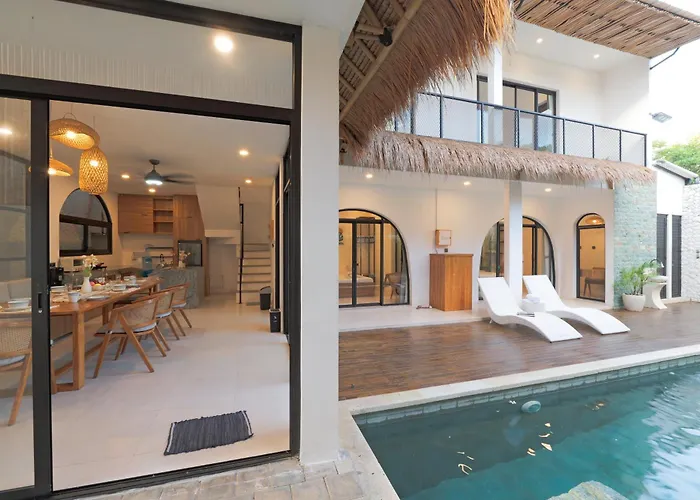 Villa 4br Modern Walking Dist To Sidewalk *