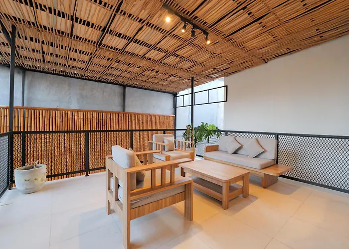 4br Modern Walking Dist To Sidewalk Villa *