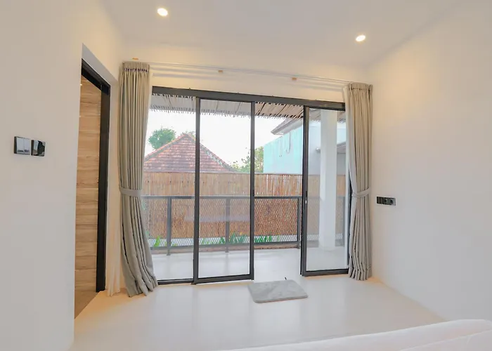 4br Modern Walking Dist To Sidewalk *