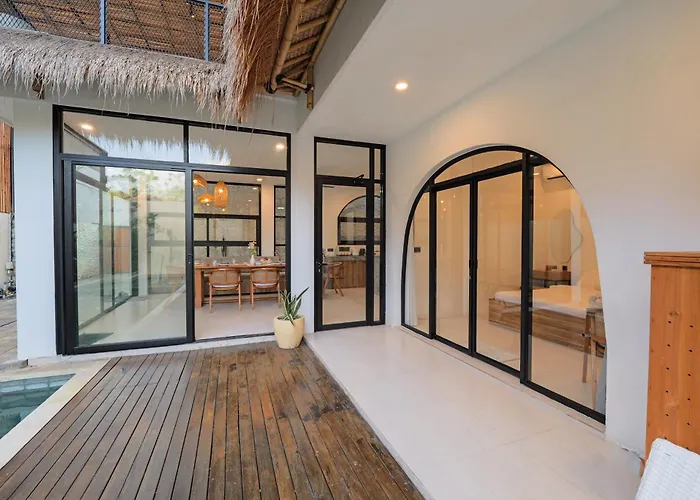 4br Modern Walking Dist To Sidewalk Villa *