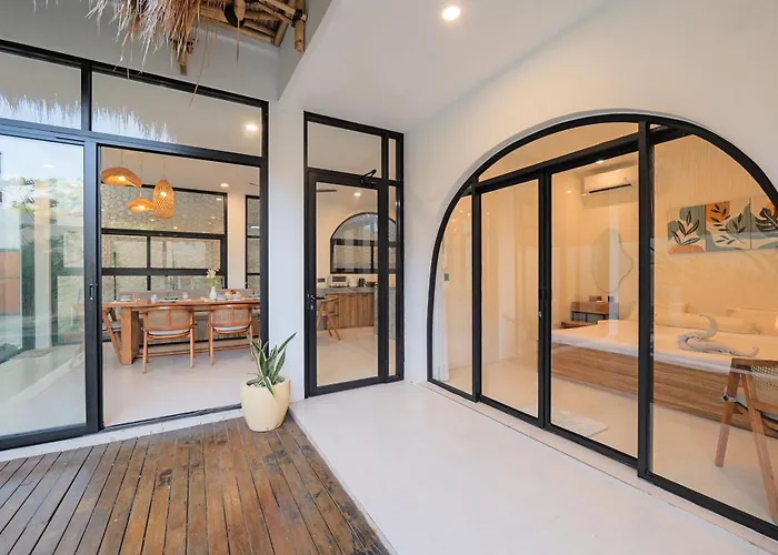 4br Modern Walking Dist To Sidewalk
