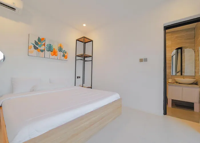 4br Modern Walking Dist To Sidewalk Villa