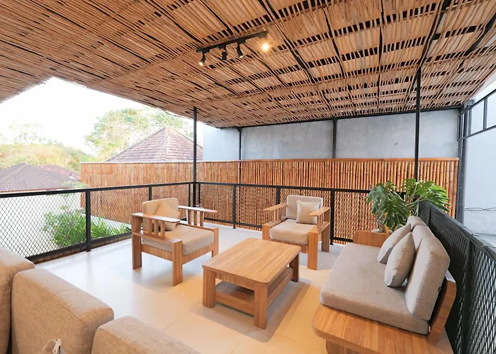 Villa 4br Modern Walking Dist To Sidewalk