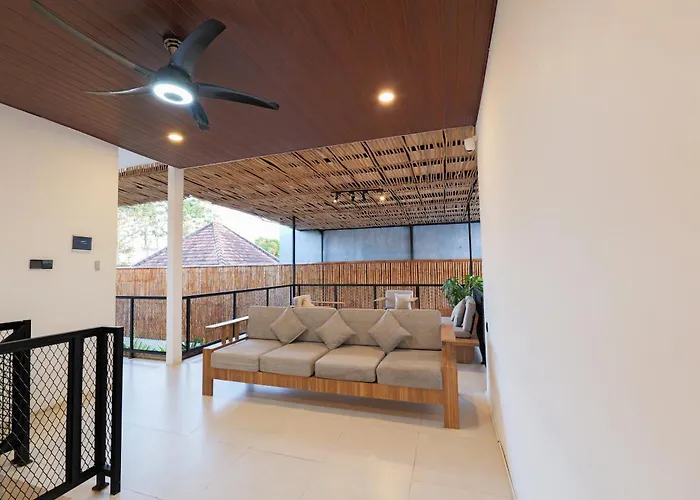 Villa 4br Modern Walking Dist To Sidewalk Jimbaran